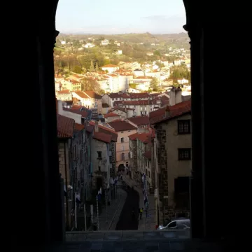 LePuy-en-Velay, haut des marches de la cathédrale